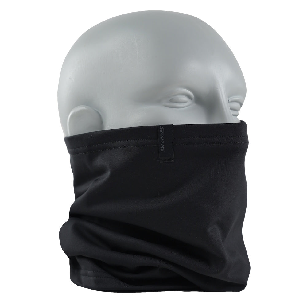Cache-cou Seirus Dynamax Neck-Up couvrant le bas du visage, vue de trois quarts
