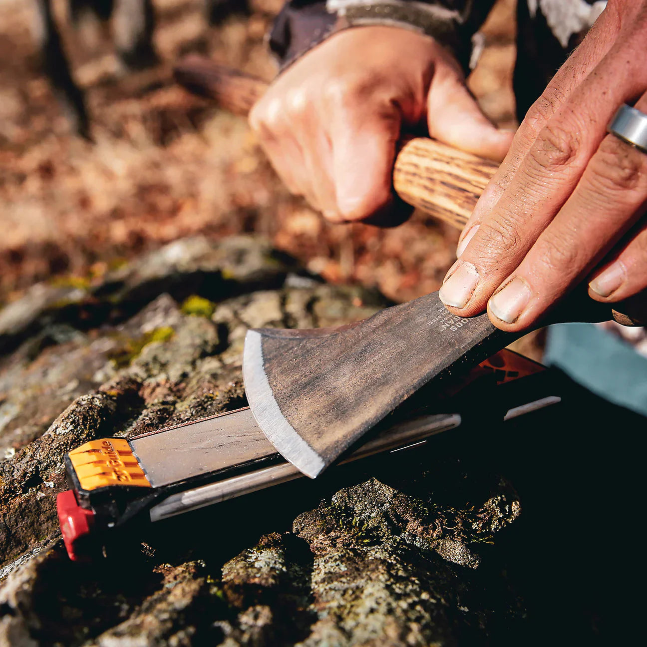 COUTEAUX ET OUTILS