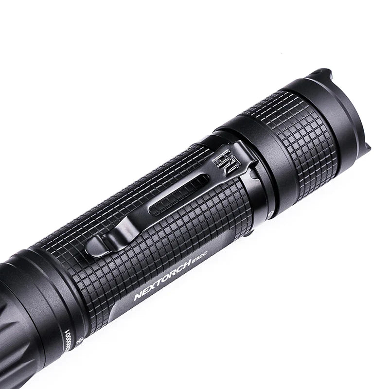 LAMPE DE POCHE TACTIQUE 3000 LUMENS E52C NEXTORCH