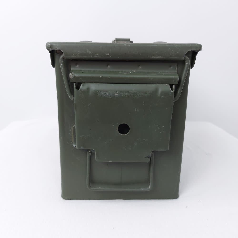 BOÎTE DE MUNITIONS EN MÉTAL CALIBRE .50 (VIDE)