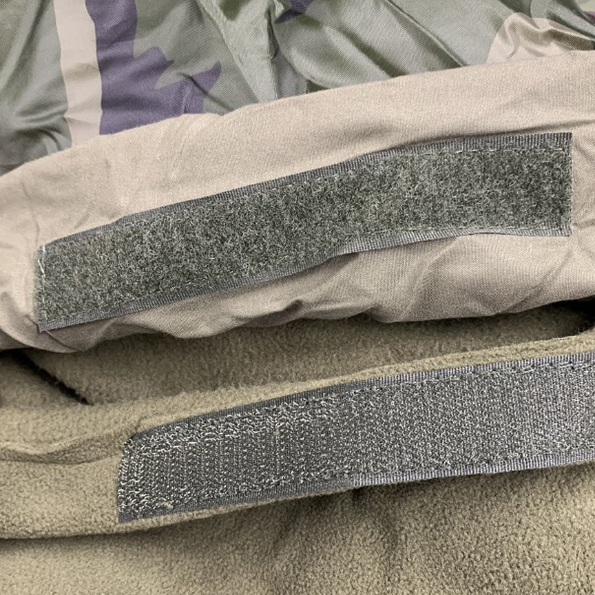 COMBO SAC DE COUCHAGE CAMO ET COUVERTURE DE POLAR KAKI