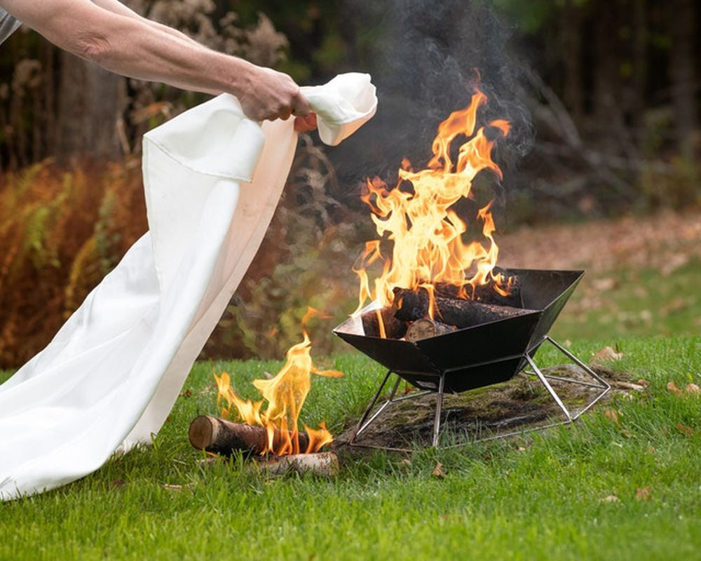 GRANDE COUVERTURE ANTI-FEU D’URGENCE - PLEIN AIR CAMPING ET SURVIE - COUVERTURES ET ABRIS