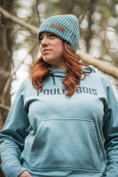 Hoodie Yuma sarcelle pour femme de Poule des Bois, vue de face avec poche kangourou
