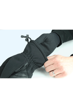 Sous-gant Thermax Heat Pocket porté sous un gant d’hiver