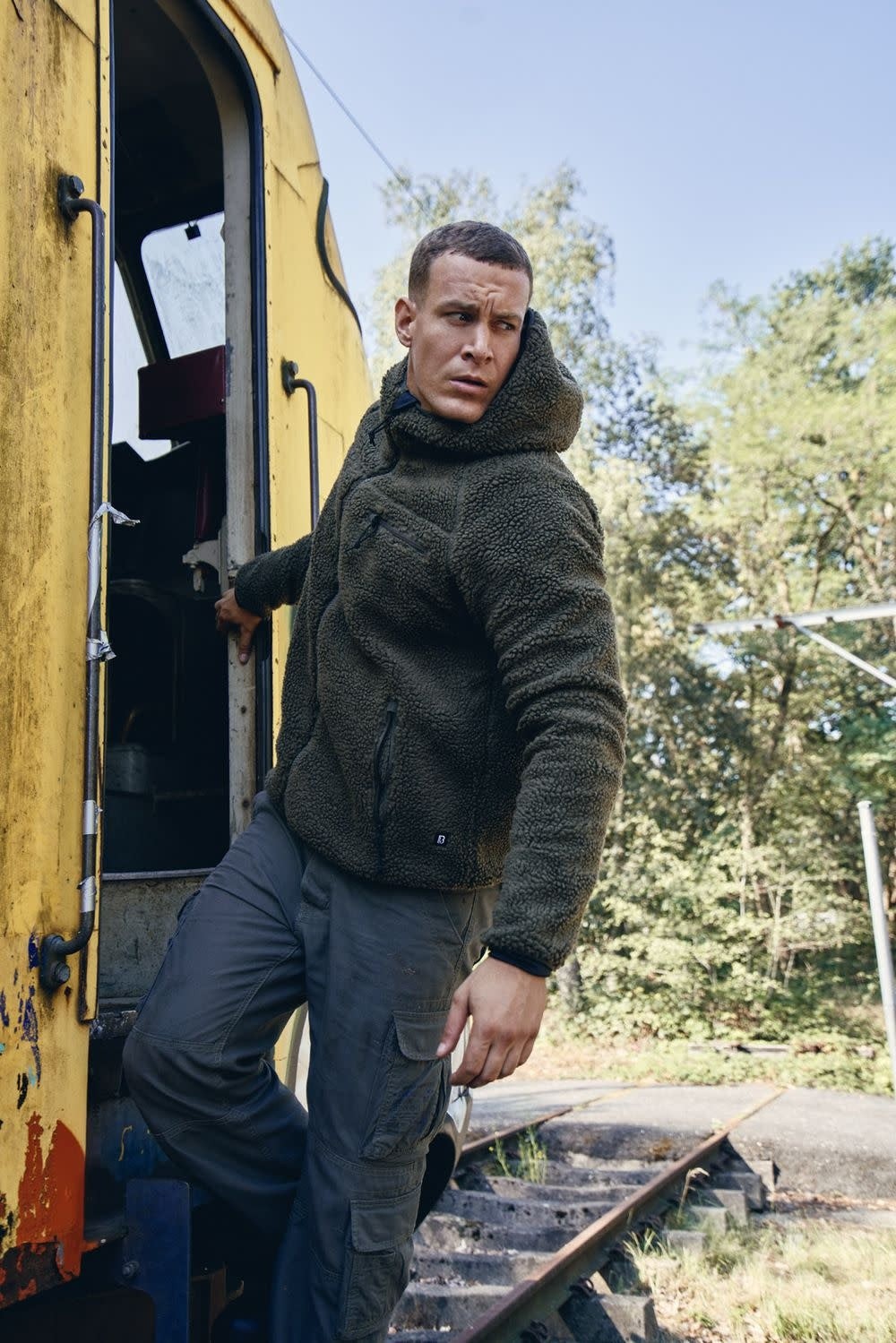 VESTE EN POLAR À CAPUCHON DE TYPE TEDDY BRANDIT